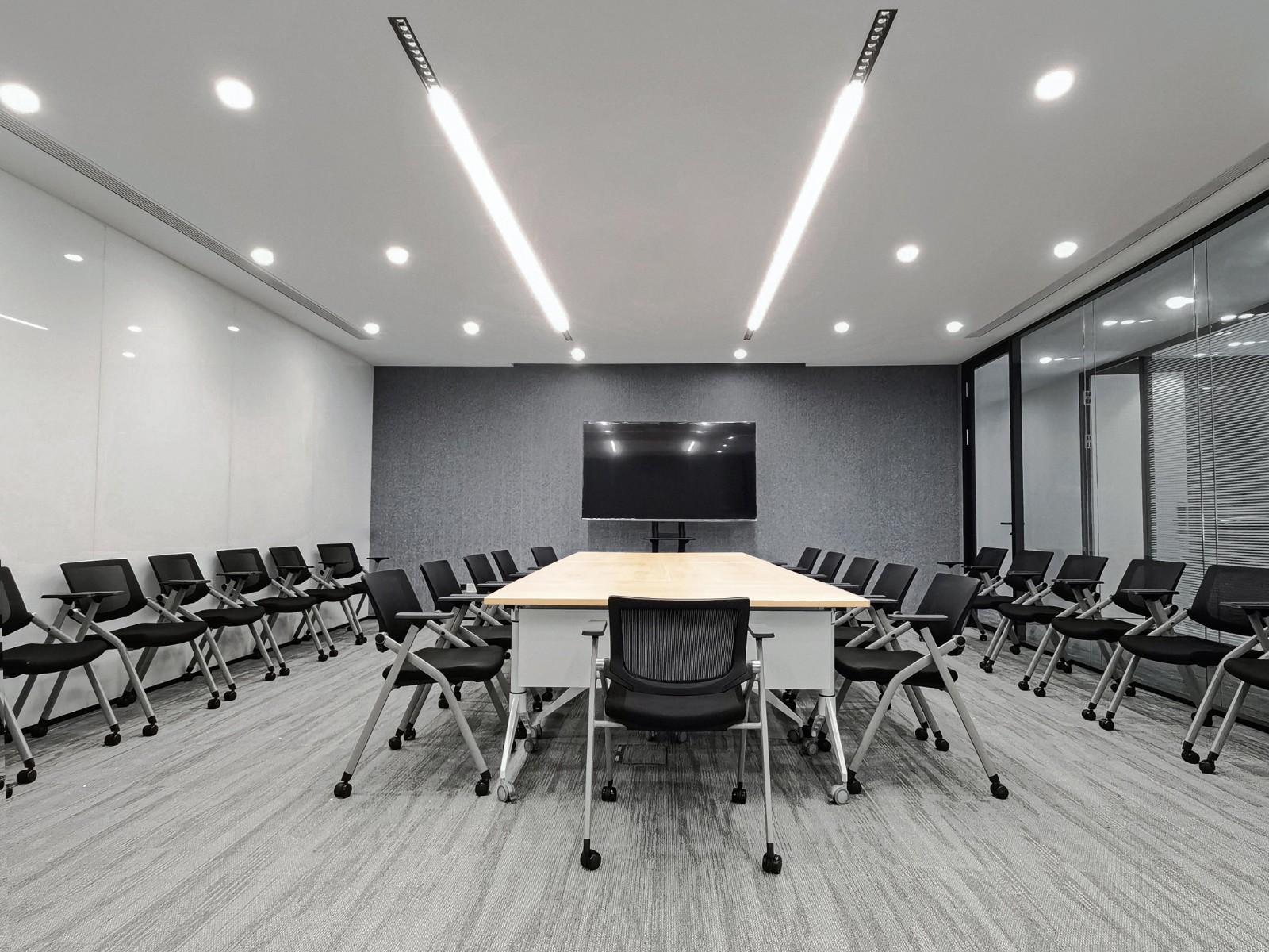 1653362712636494.jpg 会议室-2.1.jpg